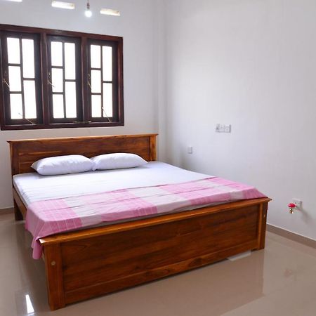 Roshan'S Guest House Hikkaduwa Exterior foto