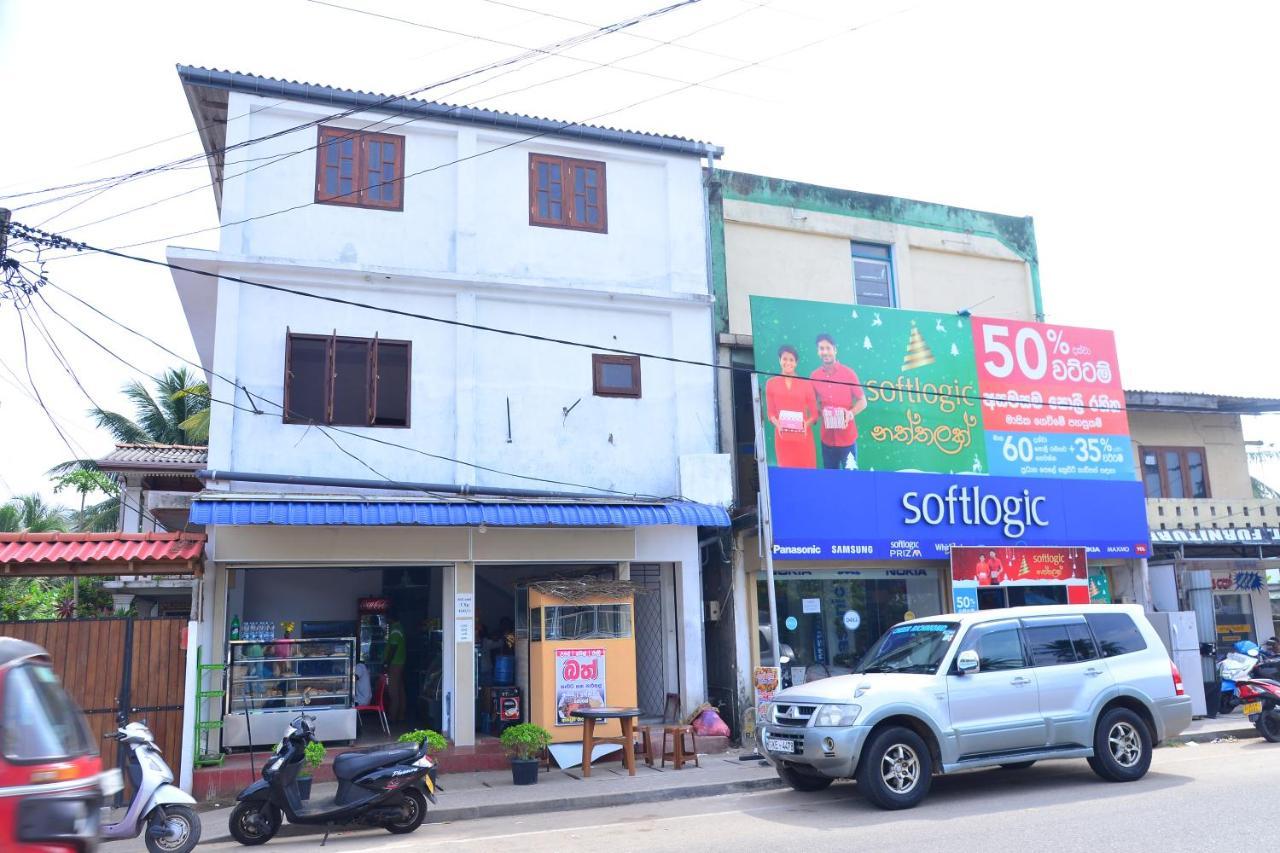 Roshan'S Guest House Hikkaduwa Exterior foto